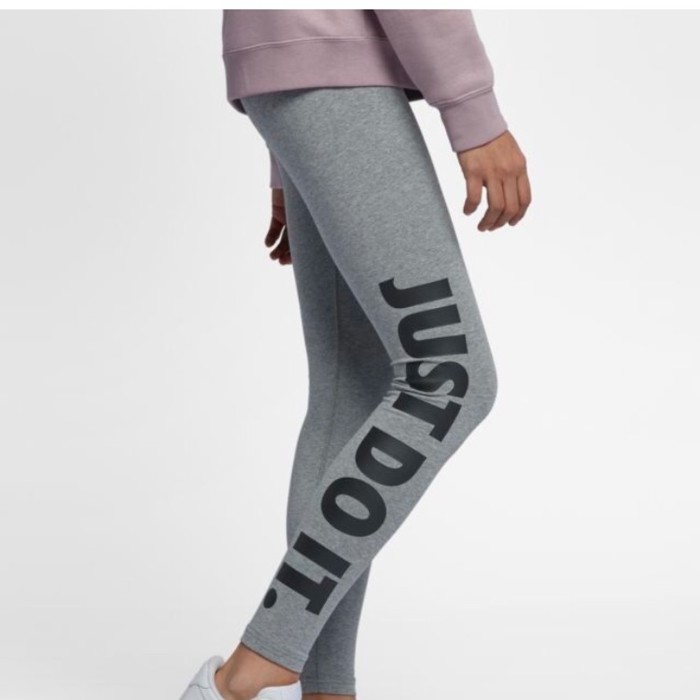 Nike Sportswear Leg-A-See Women’s Leggings